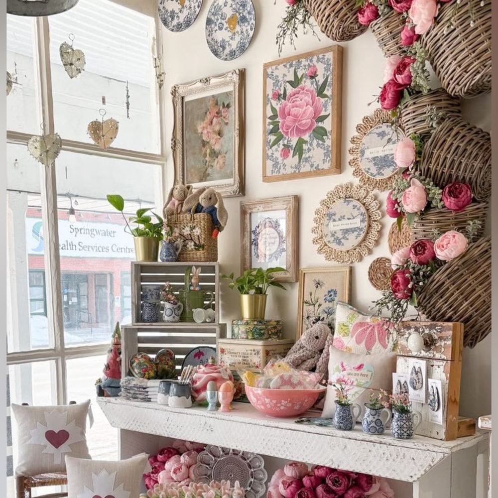 ~ Vintage & Antiques Unlisted Decor ~